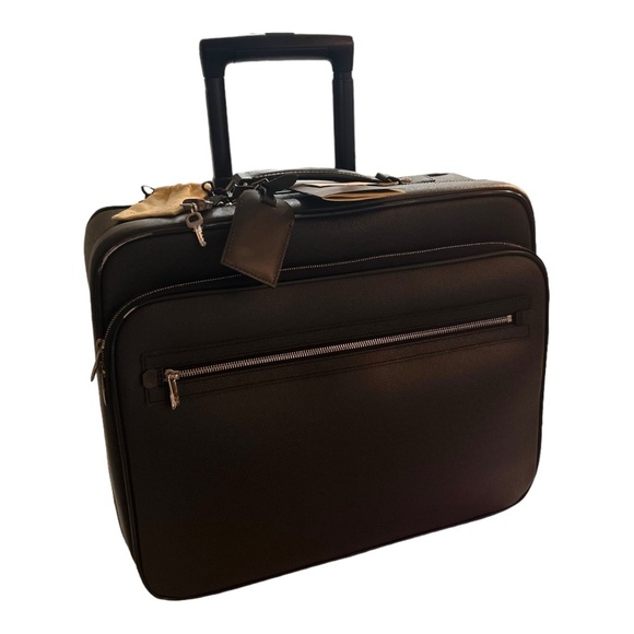 Louis Vuitton Pilot Bag Black Taiga - Picture 1 of 4